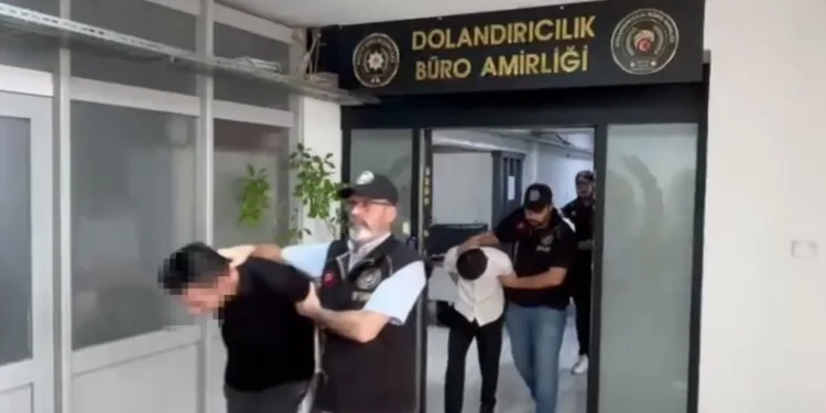 Motosiklet ile otomobil çarpıştı: 2 yaralı