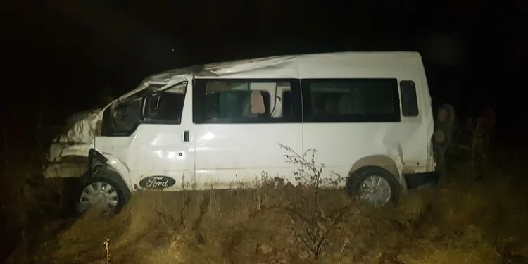 Motosiklet ile otomobil çarpıştı: 2 yaralı