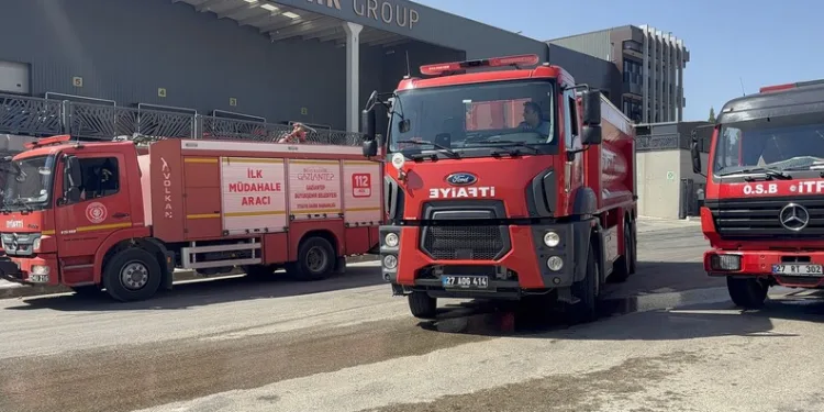 Motosiklet ile otomobil çarpıştı: 2 yaralı