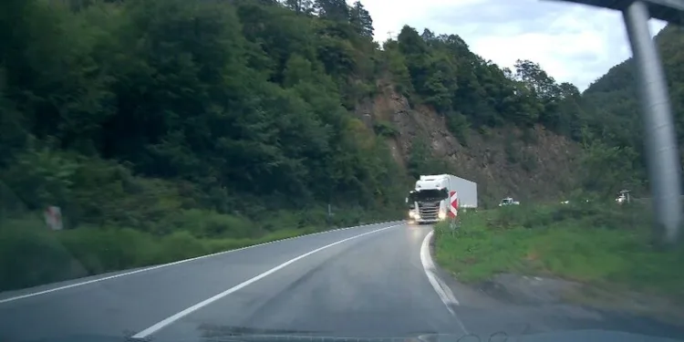 Çeşitli suçlardan aranan 10 şahıs yakalandı