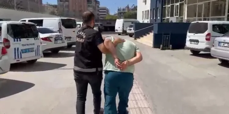 Şaphane’de çıkan yangından 2 ev tamamen yandı, 1 evde hasar oluştu