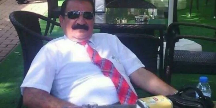 Seyir halindeki araç alev aldı, sürücü kendini dışarı atarak kurtuldu
