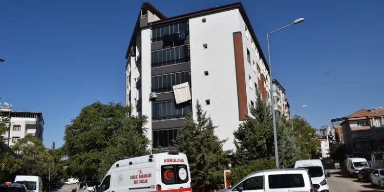 Yazıkonak’ta ölü hayvanın yerleşim alanına gömülmesine vatandaştan tepki