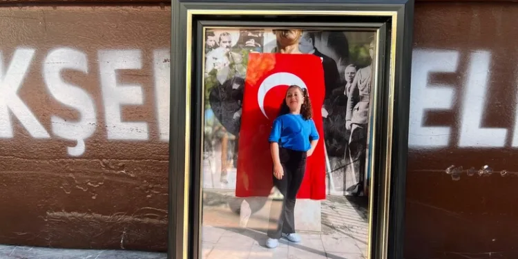Yazıkonak’ta ölü hayvanın yerleşim alanına gömülmesine vatandaştan tepki