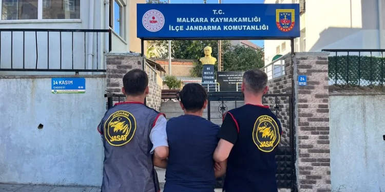 Yazıkonak’ta ölü hayvanın yerleşim alanına gömülmesine vatandaştan tepki