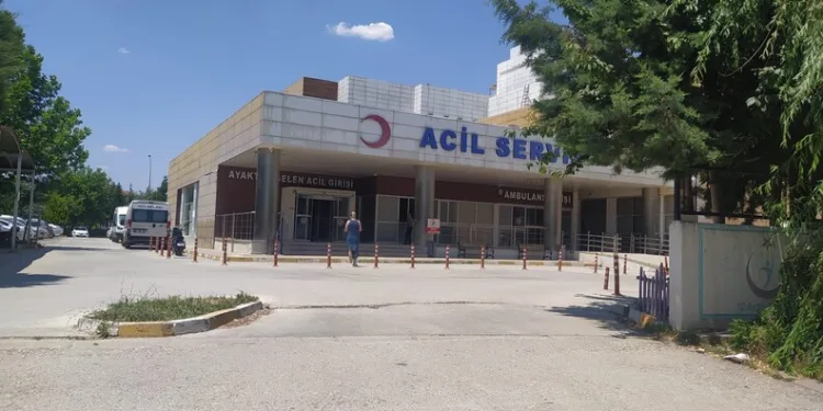 Aracı arızalanmış gibi davranan ehliyetsiz sürücü polisin dronlu takibi ile yakalandı