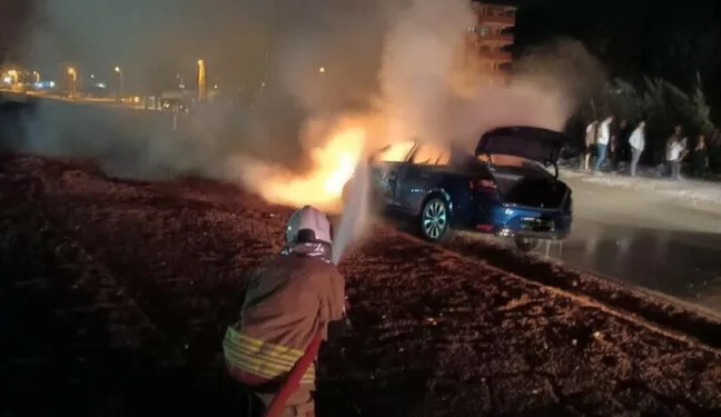 Aracı arızalanmış gibi davranan ehliyetsiz sürücü polisin dronlu takibi ile yakalandı
