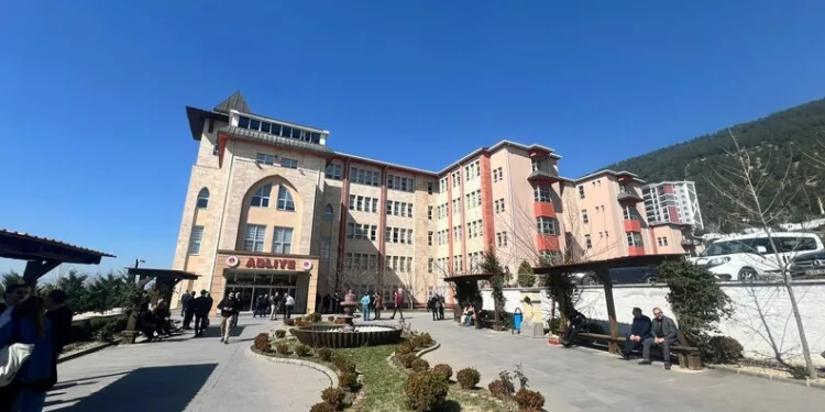Eski eş katili hakim karşısına çıktı: “Hastanede, kalabalığın içinde seni öldüreceğim” diye tehdit etmiş