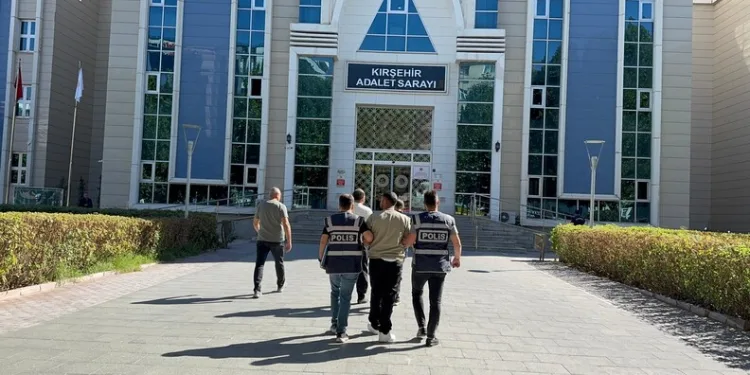 Eski eş katili hakim karşısına çıktı: “Hastanede, kalabalığın içinde seni öldüreceğim” diye tehdit etmiş