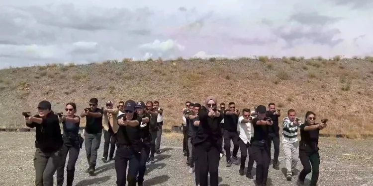 Yüzerek Yunan adalarına geçmeye çalıştılar