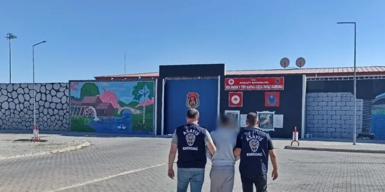 Yüzerek Yunan adalarına geçmeye çalıştılar