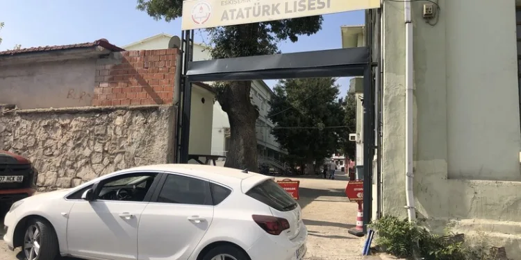 Yüzerek Yunan adalarına geçmeye çalıştılar