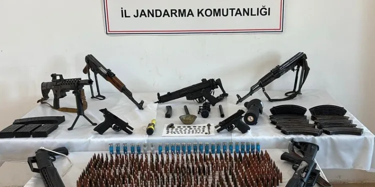 Samsun’da ormana götürdükleri şahsı darp eden 2 kişi jandarmaya yakalandı