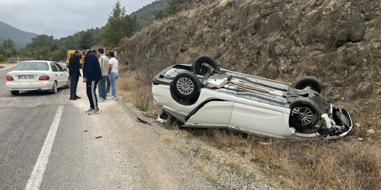 Madde krizine giren kişi caminin tuvalet camlarını parçaladı