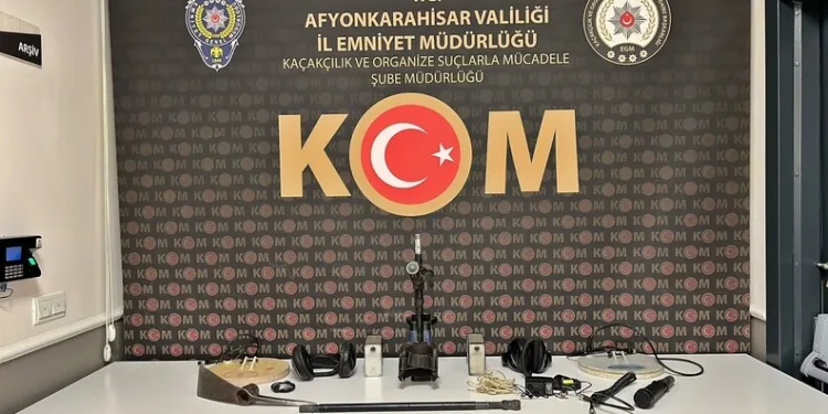 Otomobille motosiklet çarpıştı: 1 yaralı