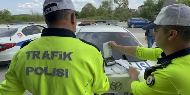 Vietnam’ı vuran Bualoi Tayfunu’nda can kaybı 19’a yükseldi