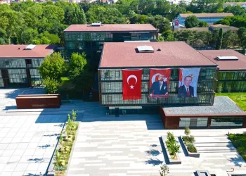 500 öğrenciye kırtasiye yardımı