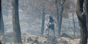 Antalya’da ormanlık alandaki yangın büyümeden söndürüldü