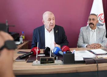 “İsrail’e iyi küfretmek dış politika değildir”