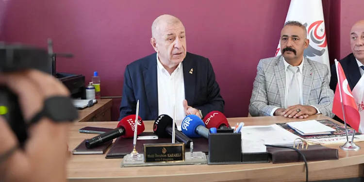 “İsrail’e iyi küfretmek dış politika değildir”