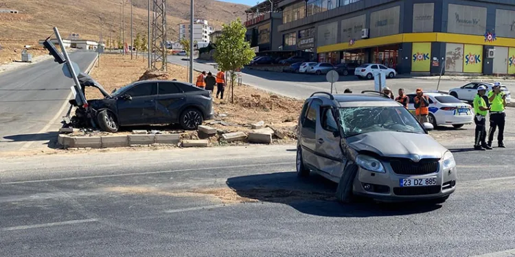 Elazığ’da trafik kazası: 5 yaralı