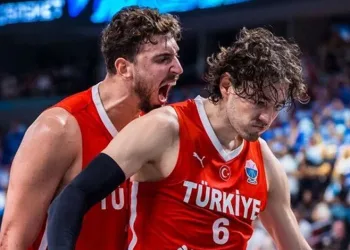 12 dev adam finalde: Şampiyonluğa 1 adım kaldı!