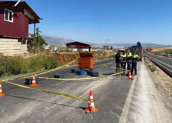 İş makinesi kardeşlere çarptı: 2 yaşındaki Hatice öldü