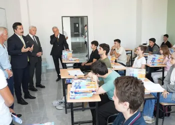 Üniversite hazırlık öğrencilerine eğitim desteği