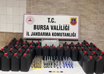 Bursa’da 200 litre etil alkol ve 99 adet alkol kiti ele geçirildi