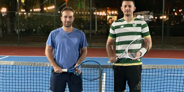 Orhangazi’de Raketler Orhangazi Belediyesi GaziCup İçin Üçüncü Kez Sallanıyor