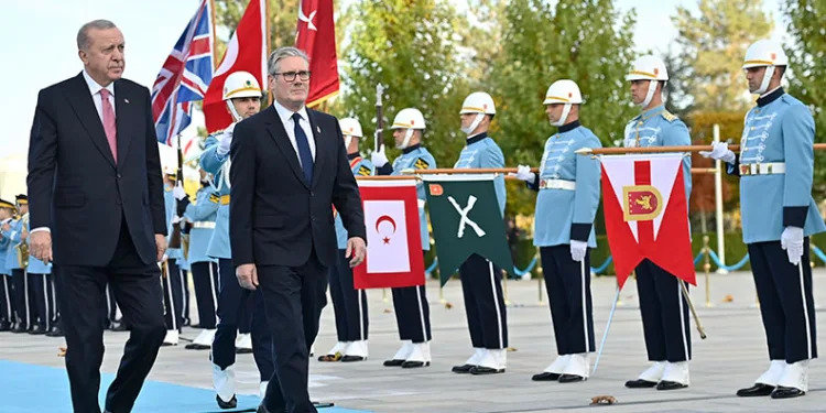 Cumhurbaşkanı Erdoğan İngiltere Başbakanı Starmer’i resmi törenle karşıladı