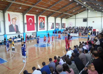 Yenişehir Belediyespor, namağlup yoluna devam ediyor