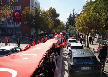 Orhangazi’de Cumhuriyet Coşkusu Sokaklara Taştı