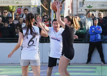 Osmangazi’de Basketler Cumhuriyet İçin Atıldı