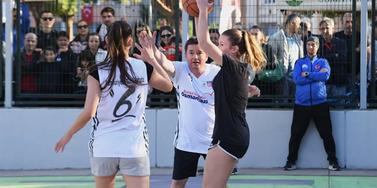 Osmangazi’de Basketler Cumhuriyet İçin Atıldı