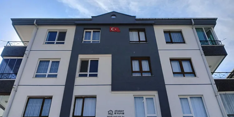 Komşu cinayetinde aileler arası husumet iddiası