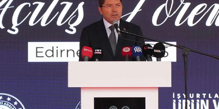 “Selimiye’nin gölgesinden İsrail’i lanetliyorum”
