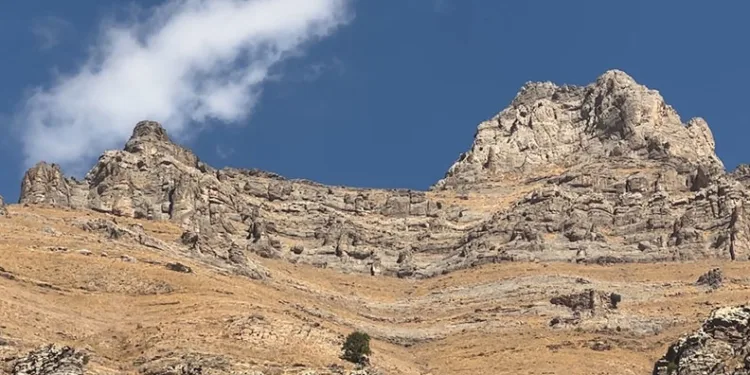Hakkari’nin ‘Dağ Keçileri Kalesi’ dikkat çekiyor