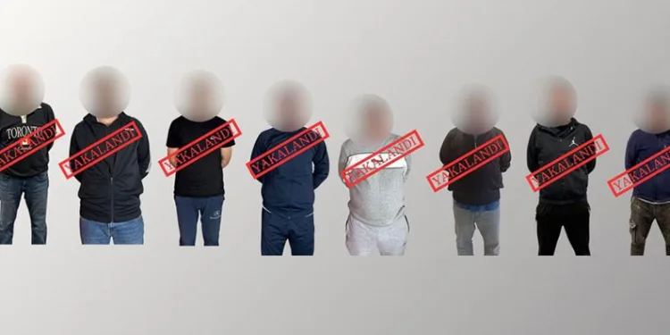 Kırmızı bültenle aranan 6 suçlu Türkiye’ye getirildi