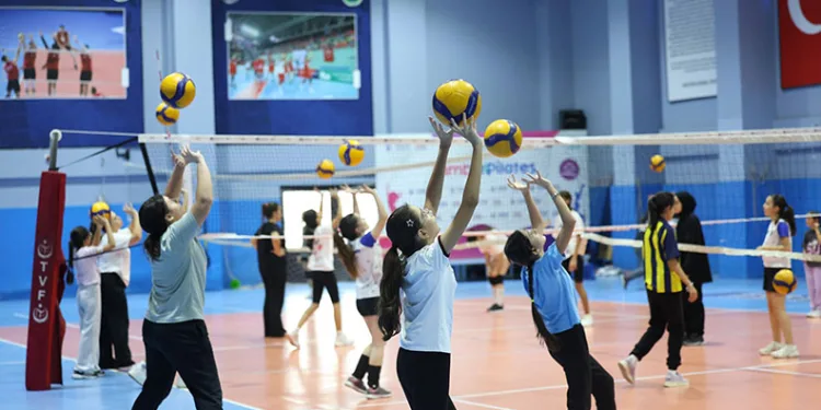 Büyükşehir kış spor okulları başladı
