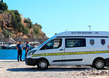 Antalya’da falezlerden düşen genç kız hayatını kaybetti