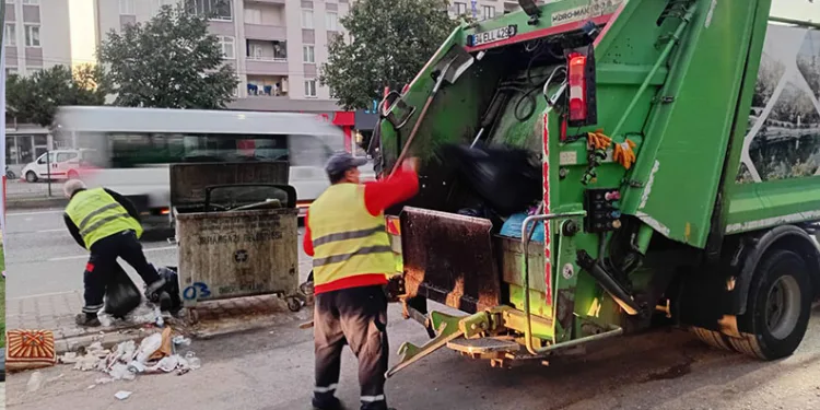 Temiz ve Düzenli Bir Orhangazi İçin Aralıksız Mesai Ekipler Dört Mevsime Göre Sahada