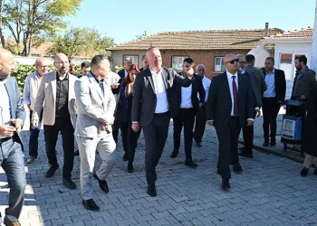 “Masa başı belediyeciliği yapmıyoruz, her gün sahadayız”