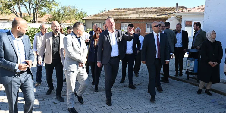 “Masa başı belediyeciliği yapmıyoruz, her gün sahadayız”