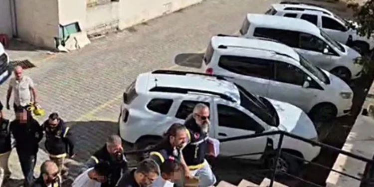Edremit’te büfeci cinayetinde 3 kişi tutuklandı