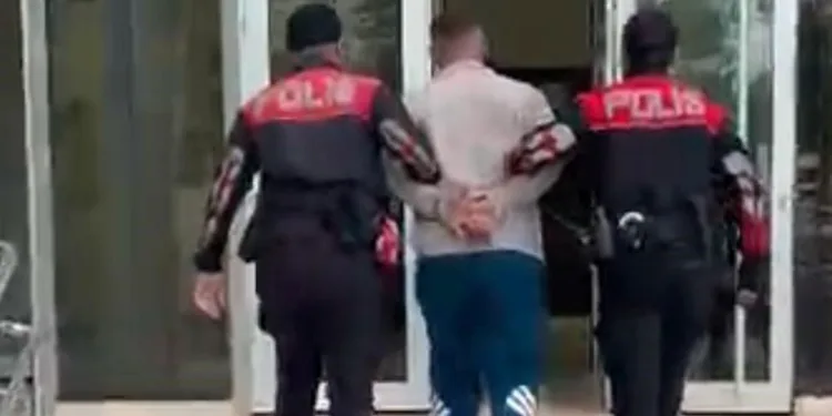 İzmir’de 21 yılla aranan hırsız yakalandı