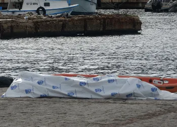 Antalya’da denizde erkek cesedi bulundu