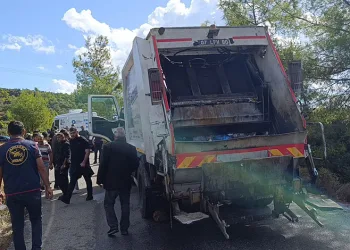 Çöp kamyonunda cinayet: Arkadaşını bıçaklayarak öldürdü