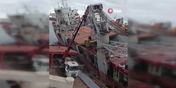Tuzla’da bakıma alınan gemi yan yattı: 1 işçi ölü