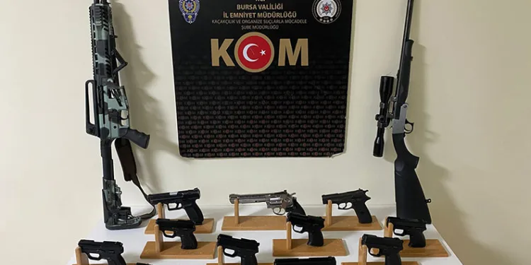 Gemlik’te ruhsatsız silah imalatına 4 gözaltı
